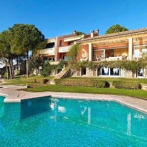 Image post by @christiesrealestate on Instagram