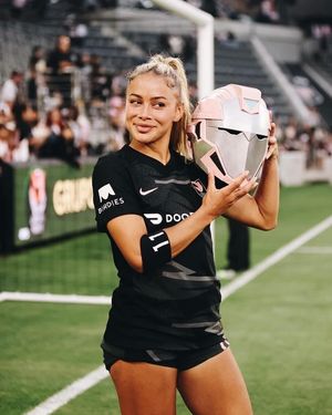 Image post by @nwsl on Instagram