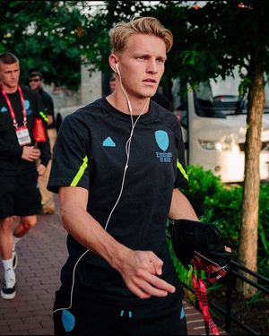 Image post by @odegaard.98 on Instagram
