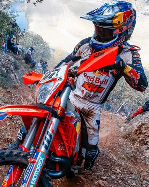 Image post by @redbullshop on Instagram