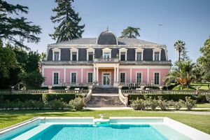 Image post by @christiesrealestate on Instagram