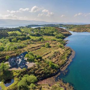 Image post by @christiesrealestate on Instagram