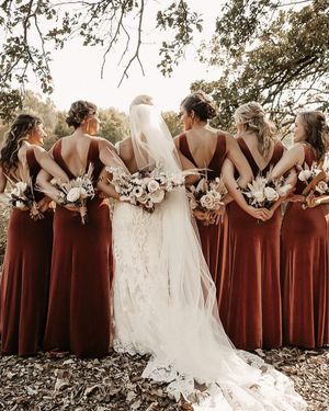 Image post by @theknot on Instagram