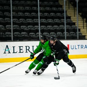 Image post by @undmhockey on Instagram