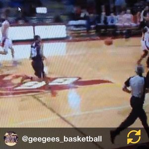 Image post by @uottawageegees on Instagram
