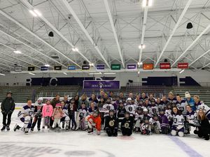 Image post by @hcrosswhockey on Instagram