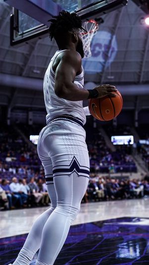 Image post by @LaryssaMyers on Twitter