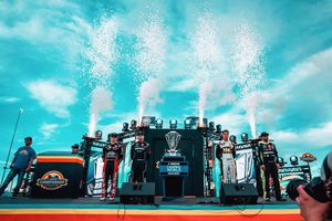 Image post by @phoenixraceway on Instagram