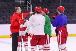 Image post by @BadgerMHockey on Twitter