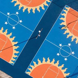 Image post by @thehoopbus on Instagram