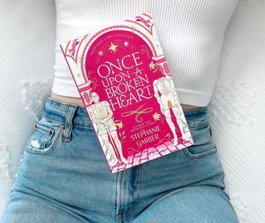 Image post by @blondiereads_ on Instagram
