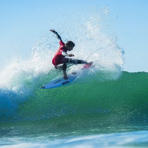 Image post by @wsl.qs on Instagram