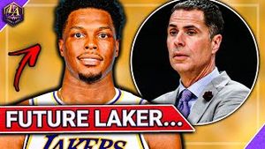 Video post by @lakersdigest on YouTube