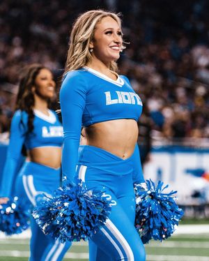 Image post by @detlionscheerleaders on Instagram