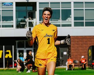 Image post by @TheIowaHawkeyes on Twitter
