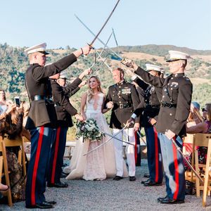 Image post by @theknot on Instagram