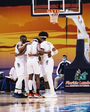 Image post by @fiuhoops on Instagram