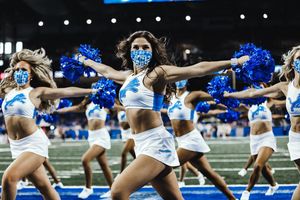 Image post by @detlionscheerleaders on Instagram