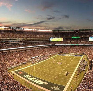 Image post by @metlifestadium on Instagram
