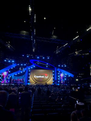 Image post by @ChristenPress on Twitter