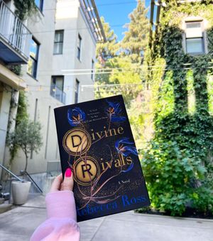 Image post by @blondiereads_ on Instagram