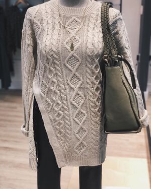 Image post by @shopoutoftown on Instagram