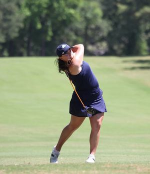 Image post by @ndwomensgolf on Instagram