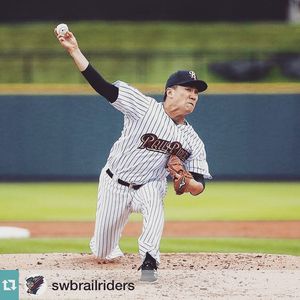 Image post by @bronxpinstripes on Instagram