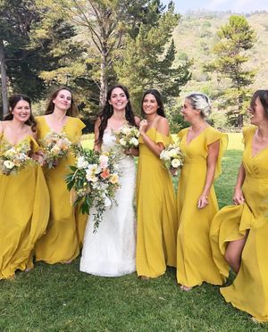 Image post by @theknot on Instagram