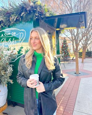Image post by @charlottezta on Instagram