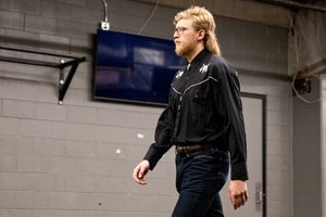 Image post by @MammothLax on Twitter