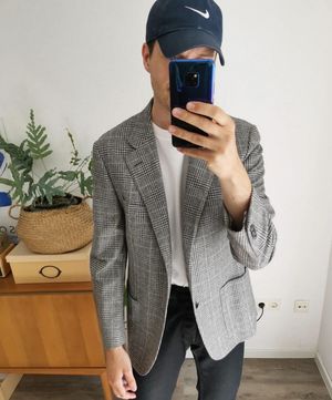Image post by @poshmarkmens on Instagram
