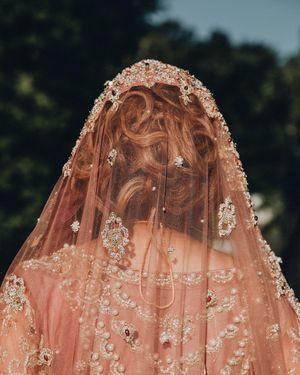 Image post by @thismodernlovephoto on Instagram