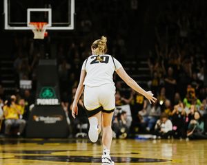 Image post by @IowaWBB on Twitter