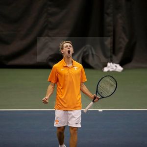 Image post by @vol_tennis on Instagram