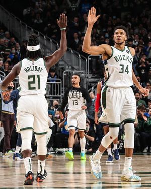 Image post by @giannis_an34 on Instagram