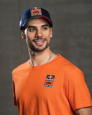 Image post by @redbullshop on Instagram