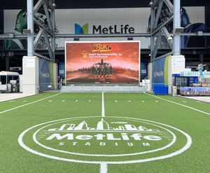 Image post by @metlifestadium on Instagram