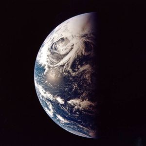 Image post by @nasaartemis on Instagram