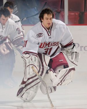 Image post by @everythingcollegehockey on Instagram