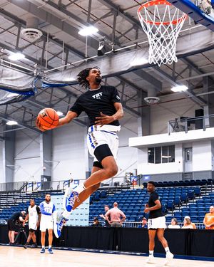 Image post by @bluecollaru_tbt on Instagram