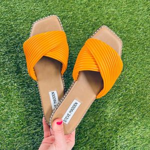 Image post by @dsw on Instagram