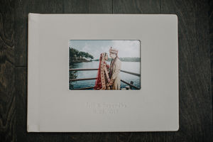 Image post by @thismodernlovephoto on Instagram