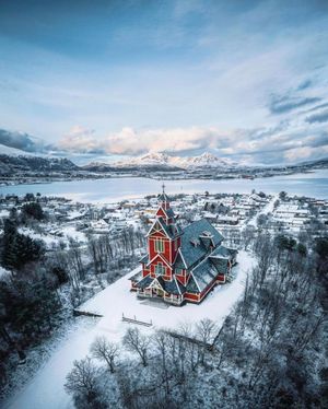 Image post by @discovery on Instagram