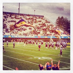 Image post by @udbluehens on Instagram