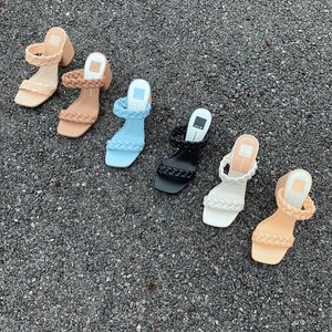 Image post by @dsw on Instagram