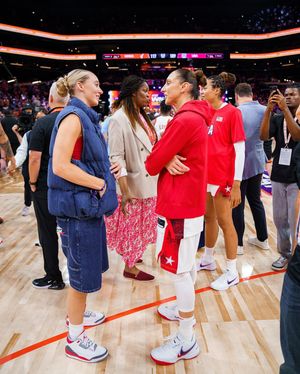 Image post by @phoenixmercury on Instagram