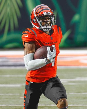 Image post by @tla.artwork on Instagram