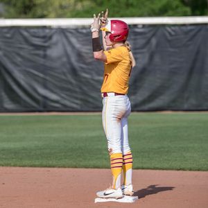 Image post by @iowastatesoftball on Instagram