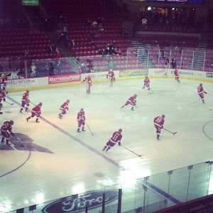 Image post by @du_hockey on Instagram